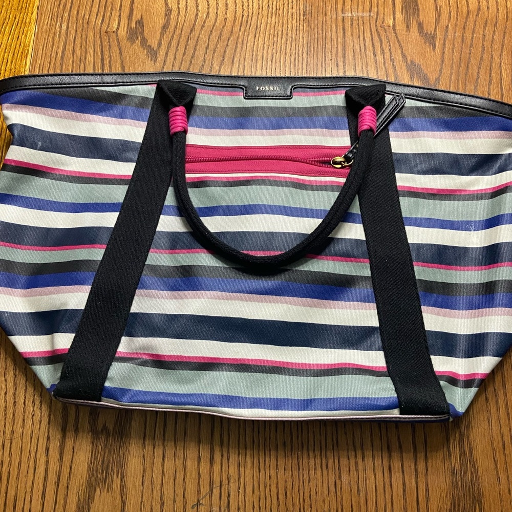 Fossil tote